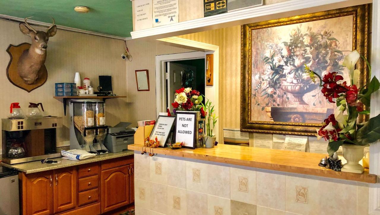 Pleasant Valley Motel West Stockbridge Экстерьер фото