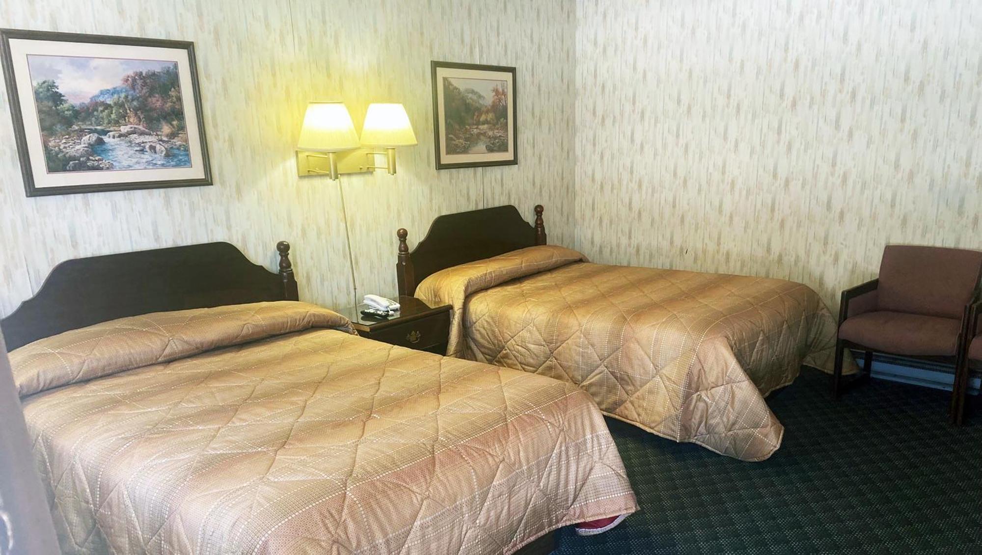 Pleasant Valley Motel West Stockbridge Экстерьер фото