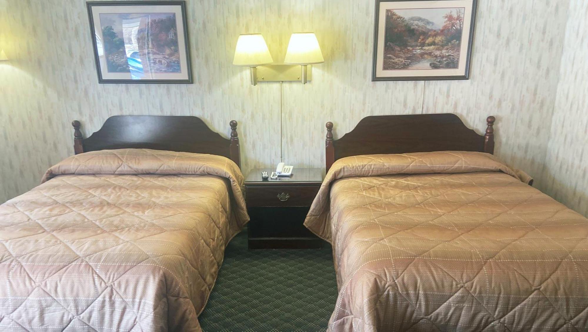 Pleasant Valley Motel West Stockbridge Экстерьер фото