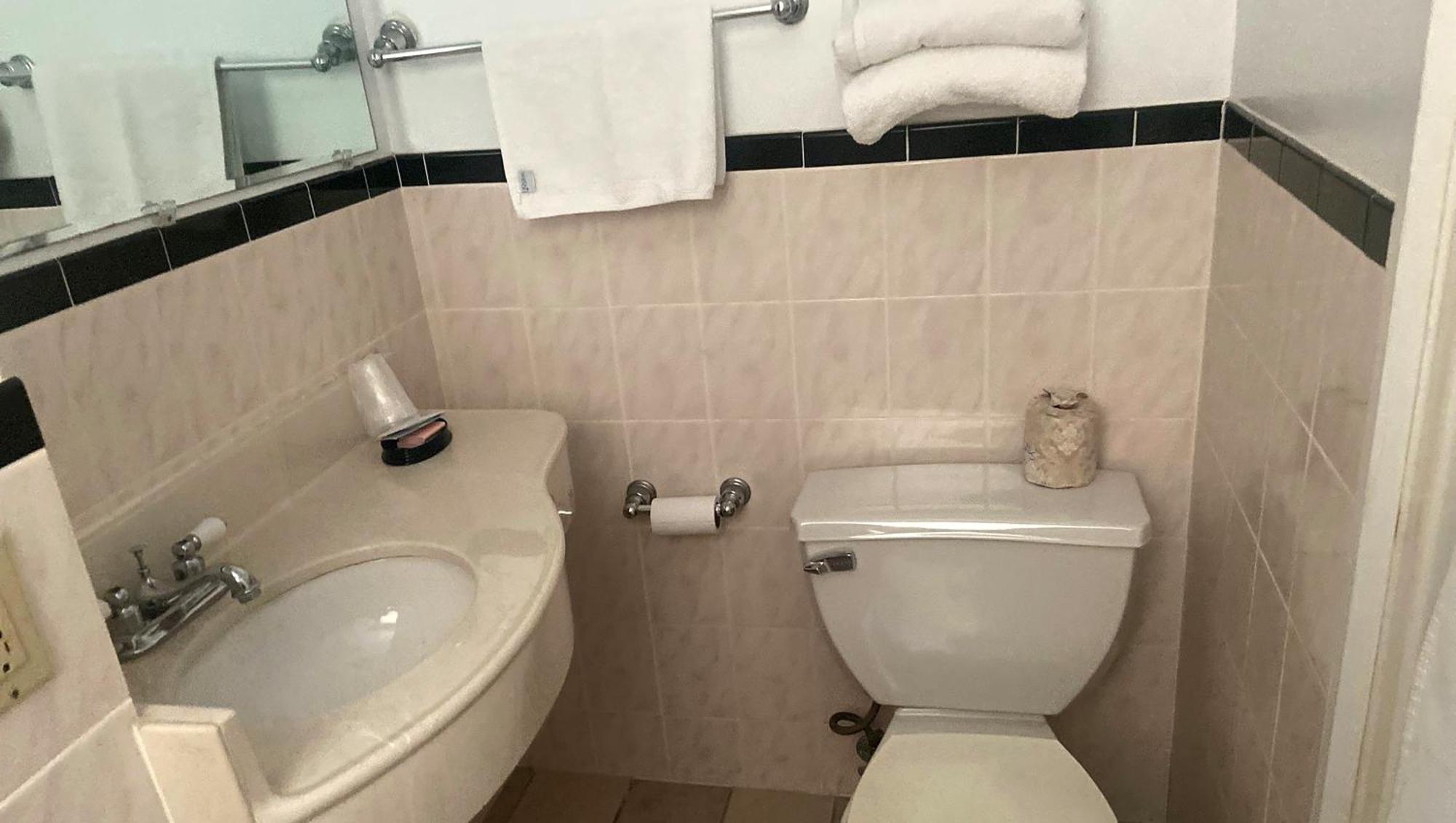 Pleasant Valley Motel West Stockbridge Экстерьер фото
