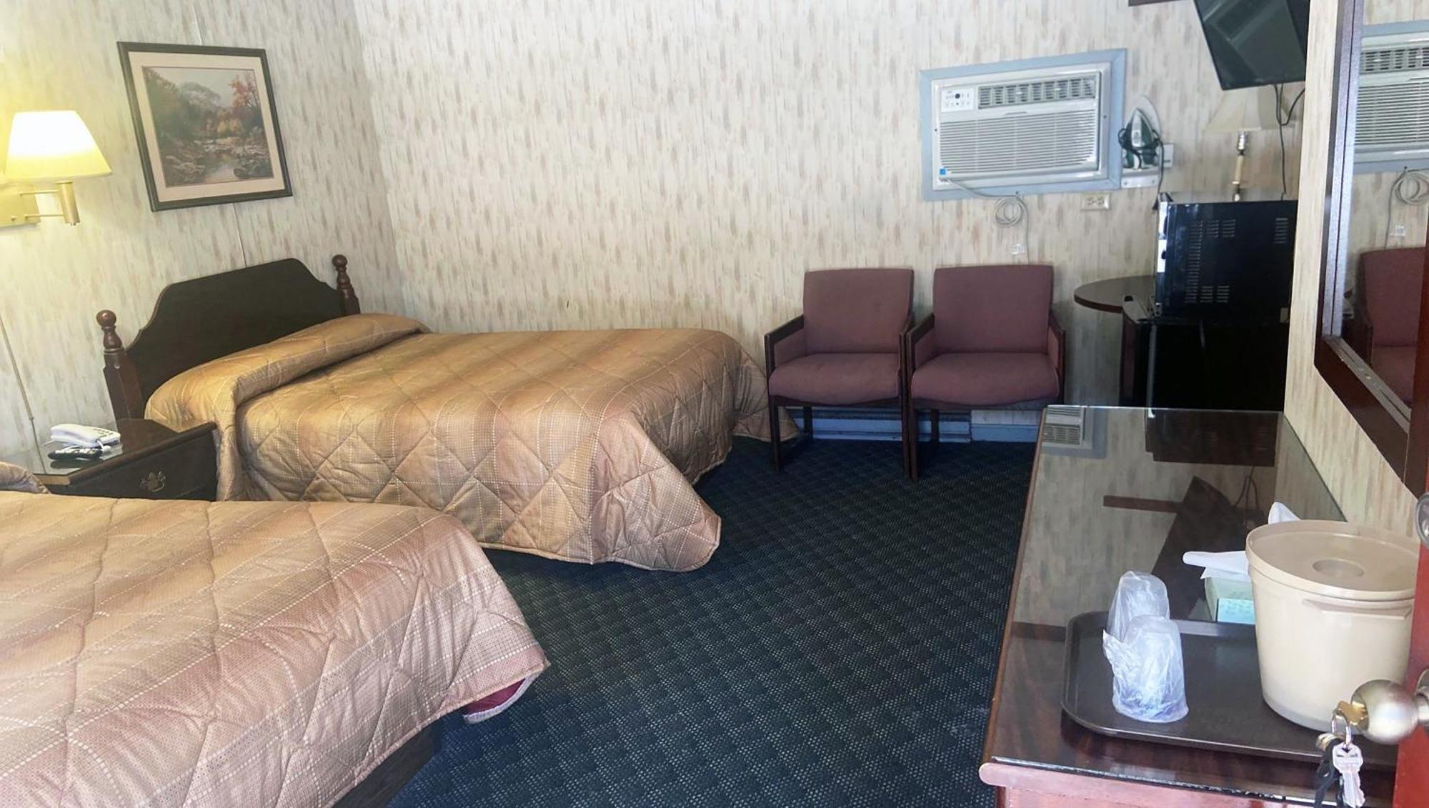Pleasant Valley Motel West Stockbridge Экстерьер фото